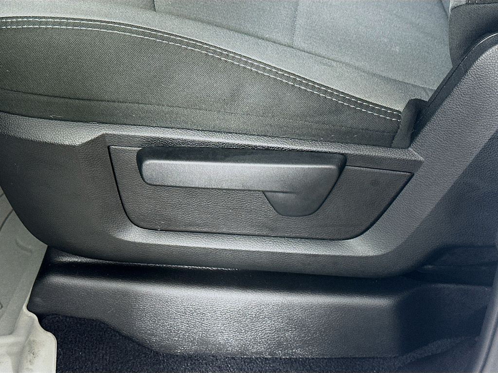 Used 2022 White Ram Big Horn image 22