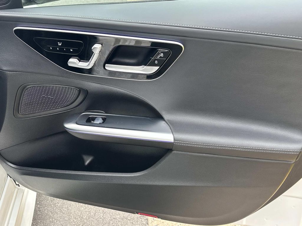 Thumbnail: 2023 Mercedes-Benz C-Class - 19