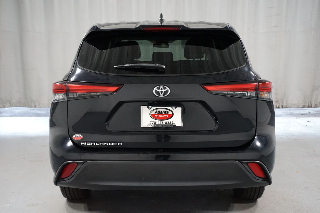 Thumbnail: 2023 Toyota Highlander - 7