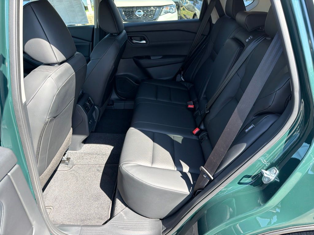 2026 Nissan Rogue Dark Armor - Photo 21
