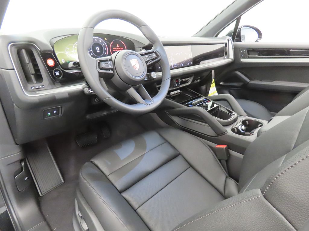 Thumbnail: 2026 Porsche Cayenne - 4