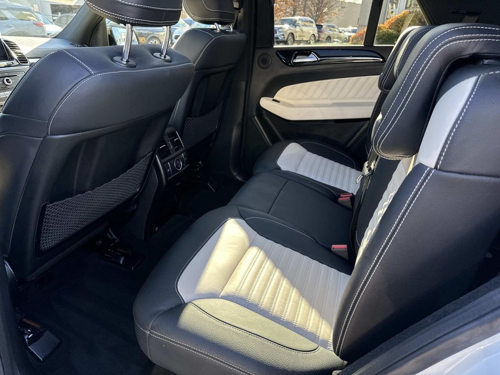 Thumbnail: 2018 Mercedes-Benz GLE - 31