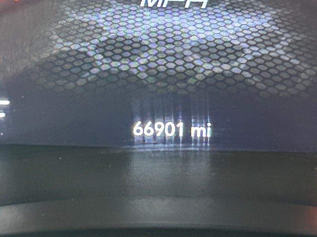 Used 2023 Pitch Black Clearcoat Dodge SXT image 19