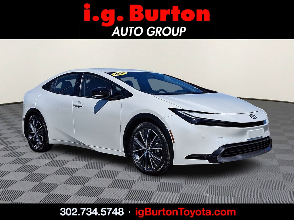 White (Wind Chill Pearl) 2023 Toyota Prius XLE FWD Hatchback Front-Wheel Drive Continuously Variable Transmission