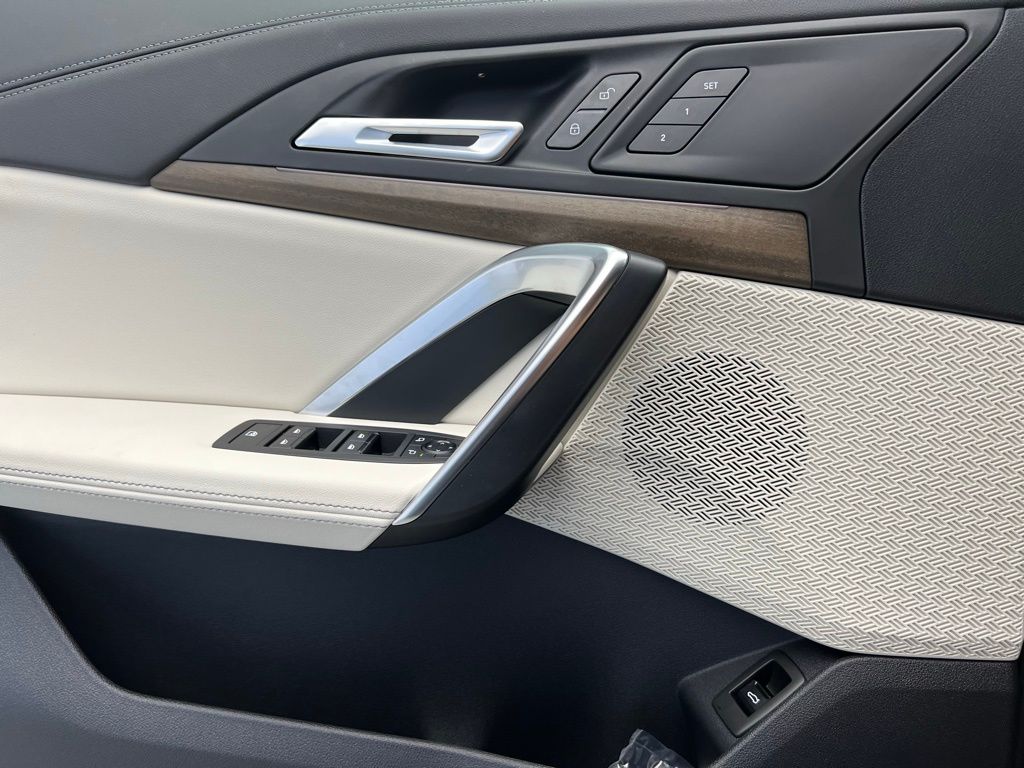 Thumbnail: 2026 BMW X1 - 20