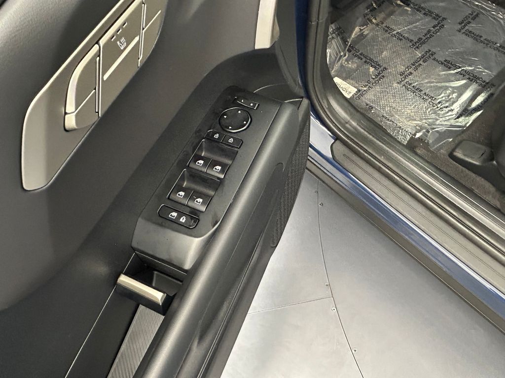 Used 2027 Midnight Lake Blue Kia S image 14