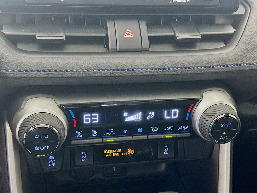 Thumbnail: 2022 Toyota RAV4 - 15