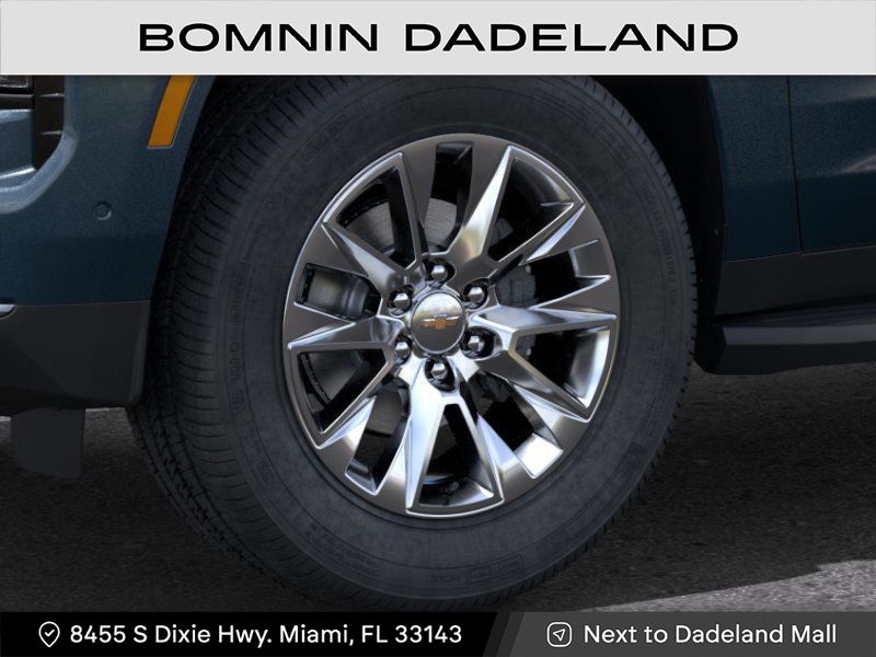 2025 Chevrolet Suburban Premier photo
