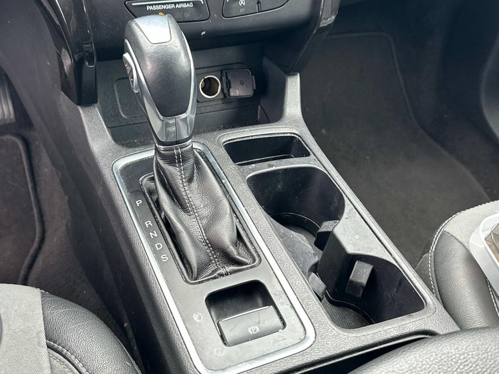 2019 Ford Escape SE photo