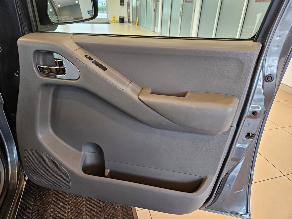 2005 Nissan Frontier SE