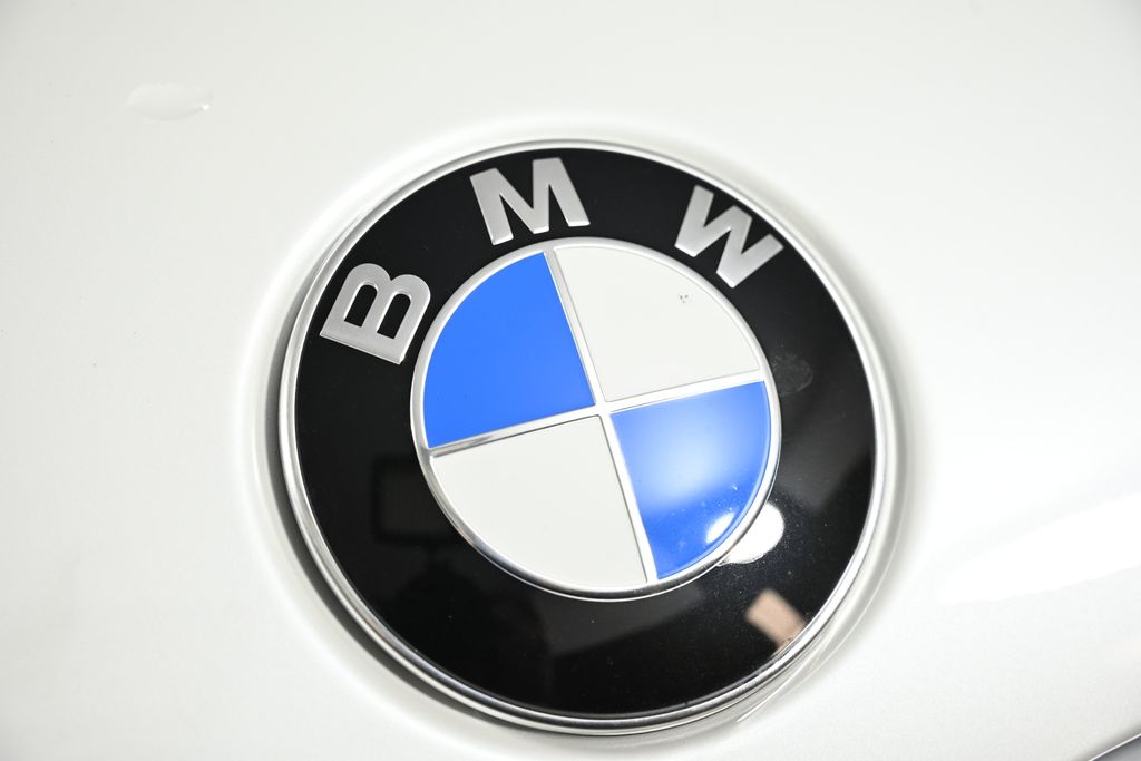 Thumbnail: 2026 BMW X7 - 13