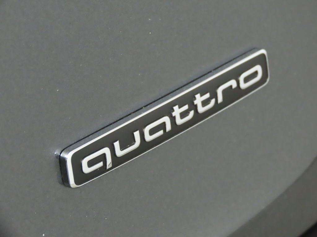 Thumbnail: 2025 Audi Q5 - 10