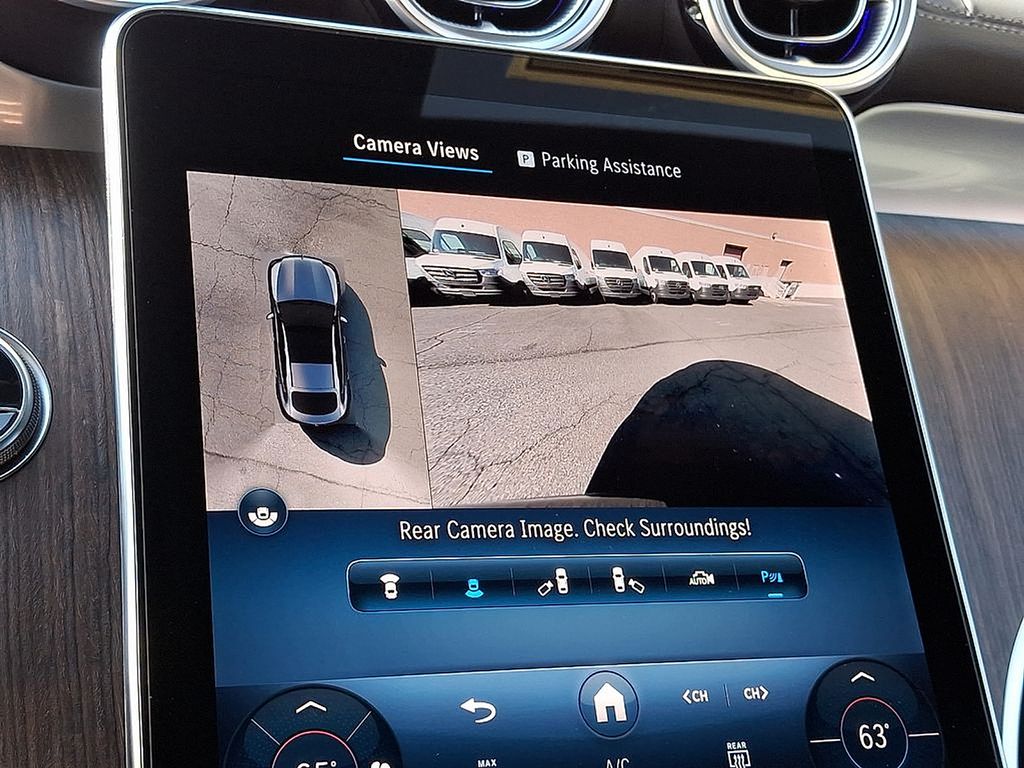 Thumbnail: 2025 Mercedes-Benz GLC - 14