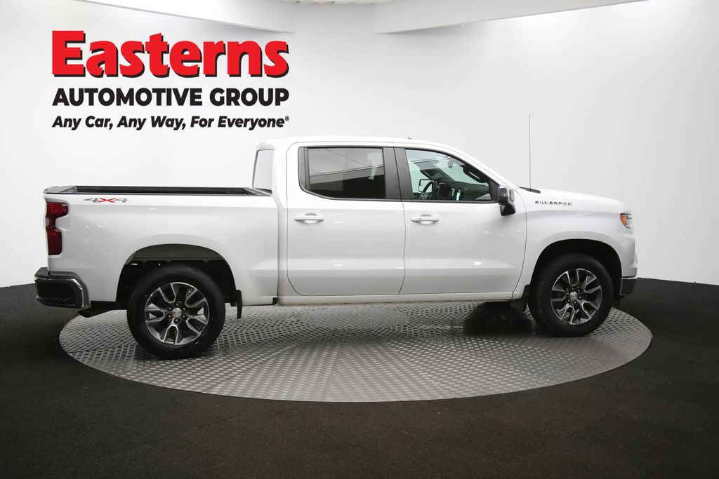 Used 2022 White Chevrolet LT image 44