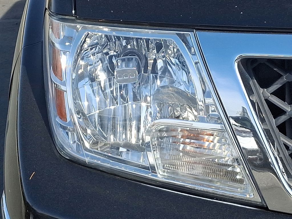2014 Nissan Frontier SL 10