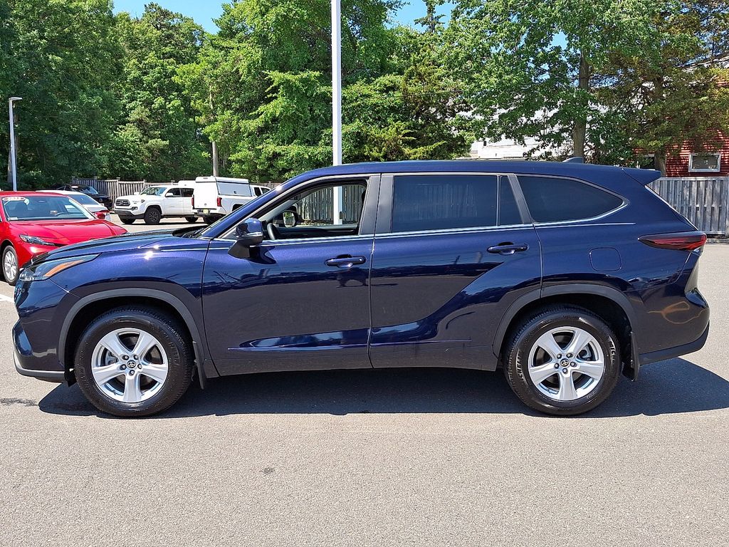 Thumbnail: 2025 Toyota Highlander - 8