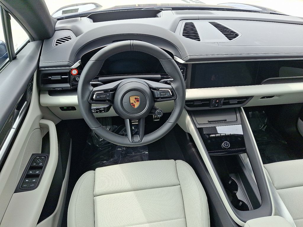 Thumbnail: 2025 Porsche Macan - 13