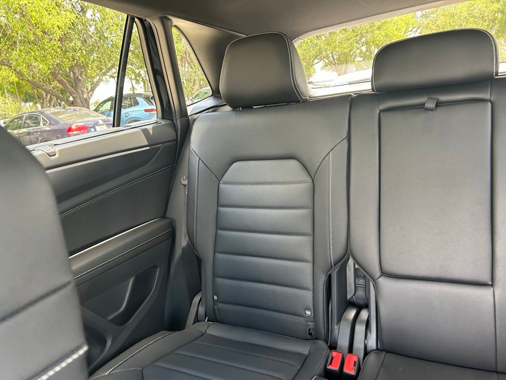 New 2026 Deep Black Volkswagen 2.0T SEL R-Line Black image 11