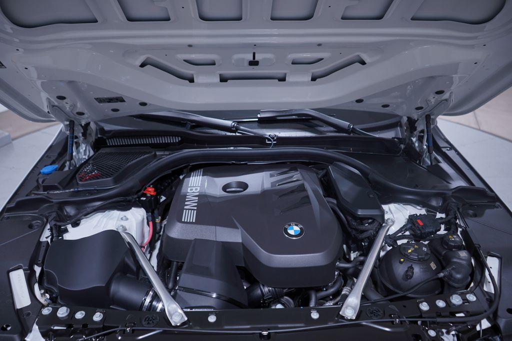 Thumbnail: 2025 BMW 5 Series - 23