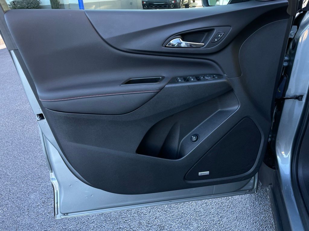 Thumbnail: 2024 Chevrolet Equinox - 24