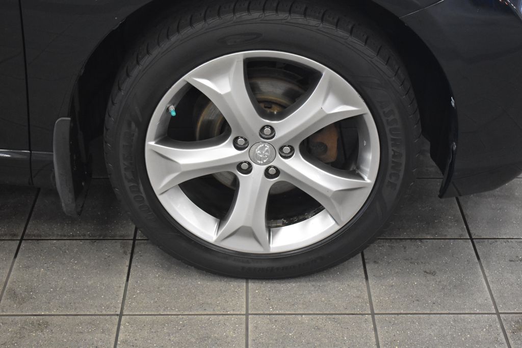 Thumbnail: 2013 Toyota Venza - 11