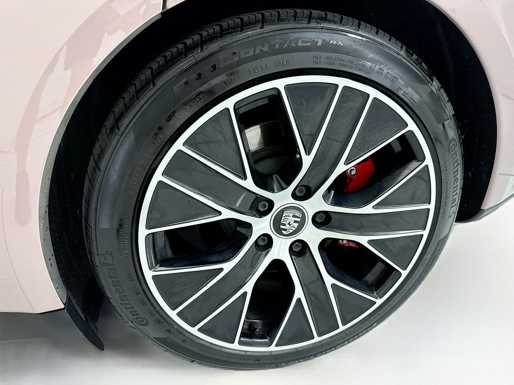 Thumbnail: 2023 Porsche Taycan - 31