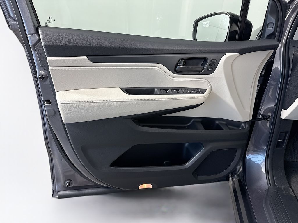 Thumbnail: 2026 Honda Odyssey - 25
