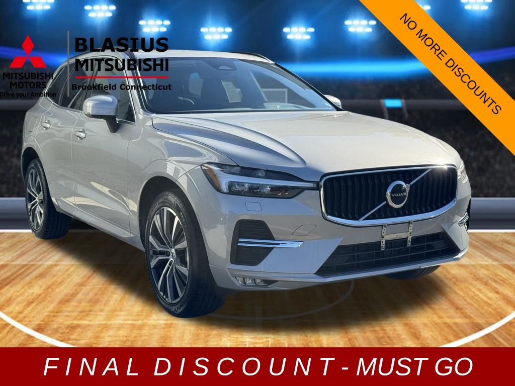 Silver 2022 Volvo XC60 B5 Momentum AWD SUV / Crossover All-Wheel Drive Automatic