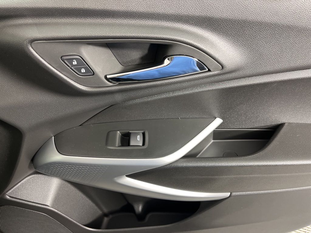 Thumbnail: 2026 Chevrolet Trax - 10