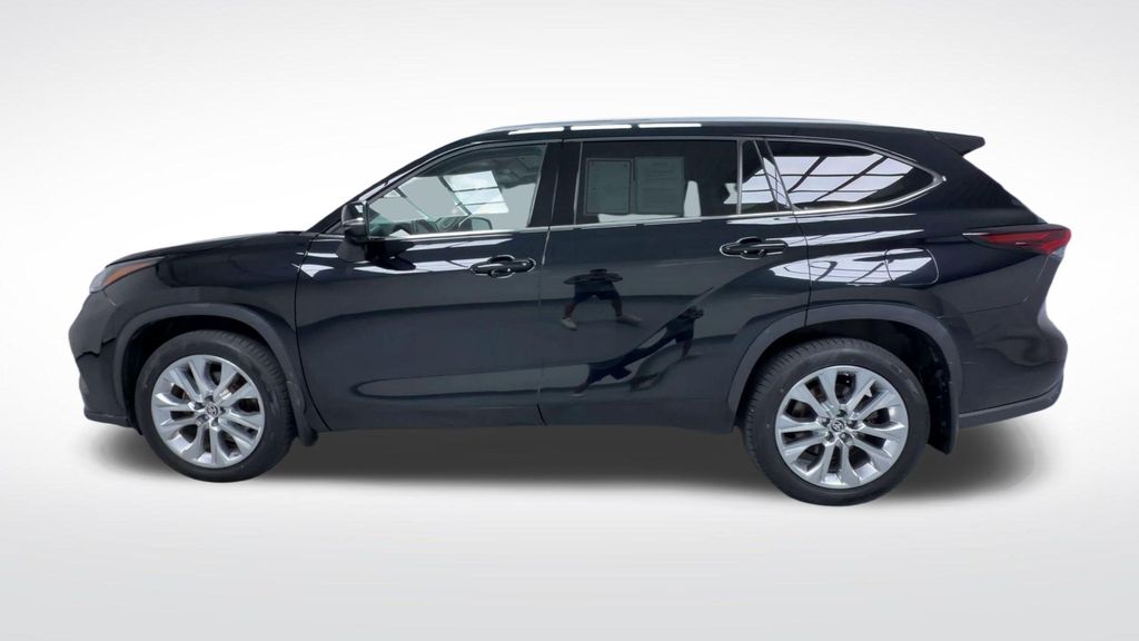 Used 2024 Toyota Highlander SUV