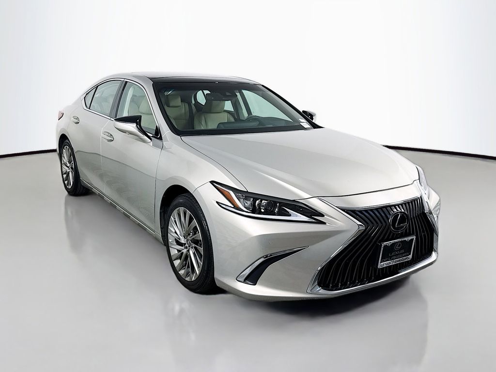 Thumbnail: 2019 Lexus ES - 3