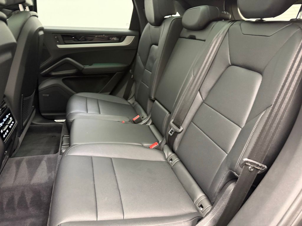 Thumbnail: 2025 Porsche Cayenne - 27