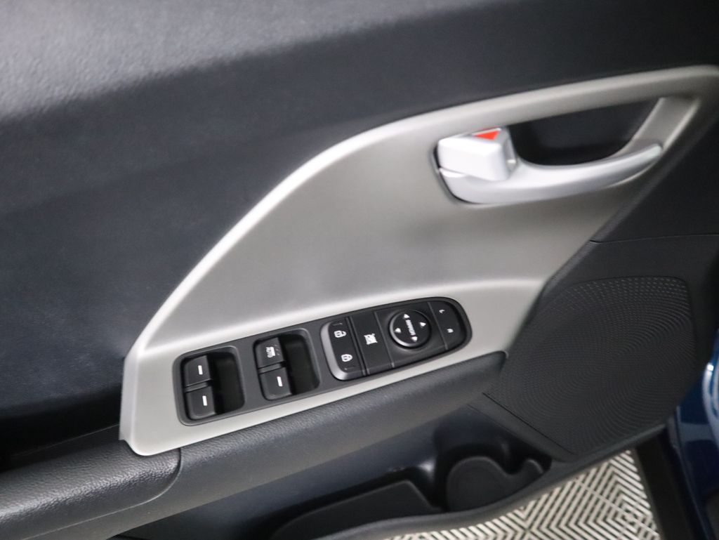 Thumbnail: 2019 Kia Niro - 23