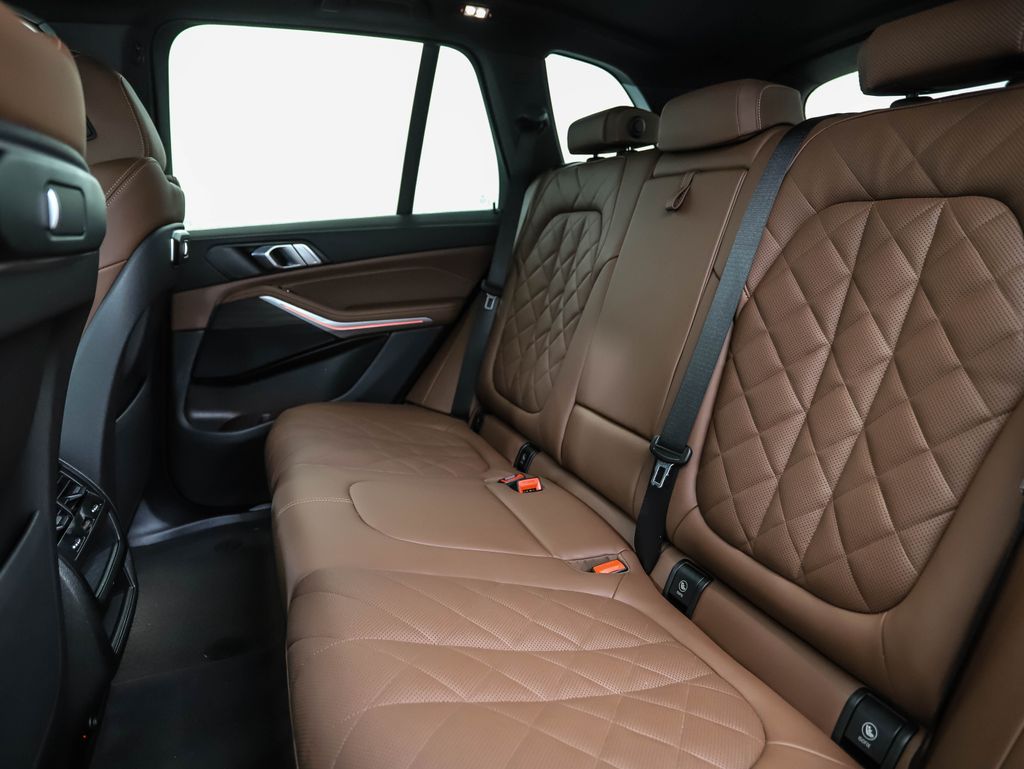 Thumbnail: 2024 BMW X5 - 21