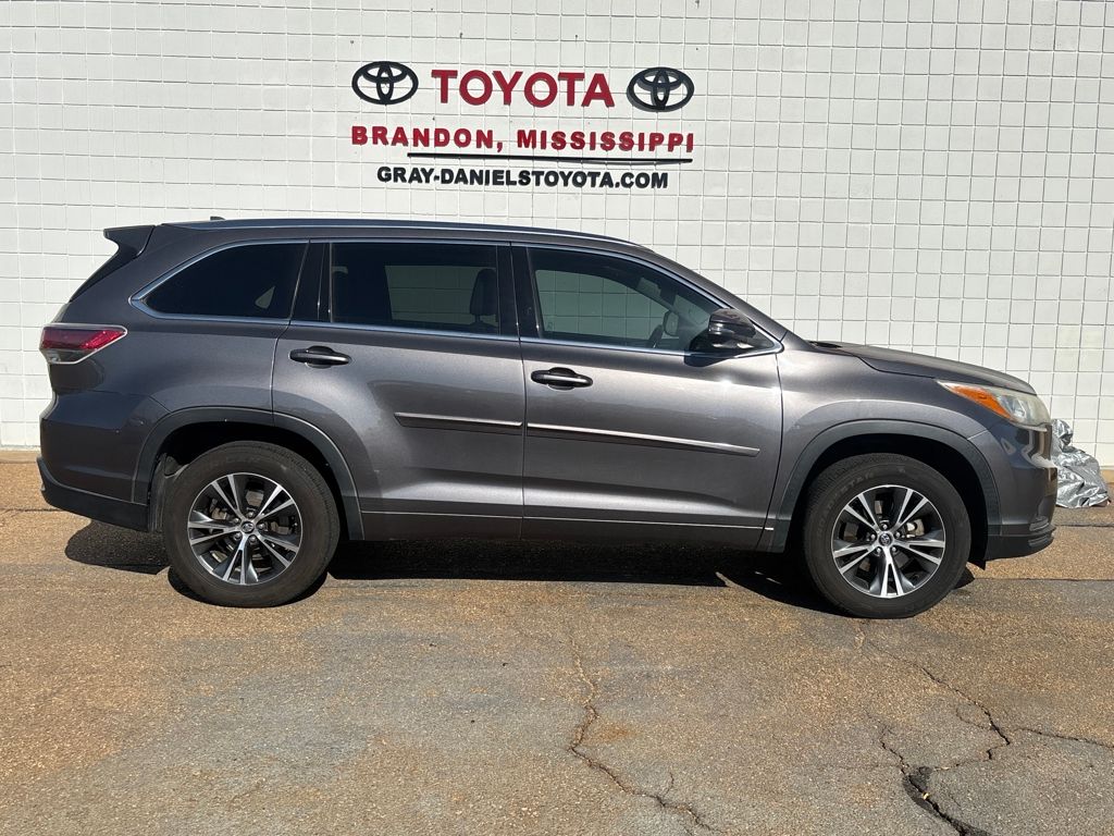 2016 Toyota Highlander XLE's photo