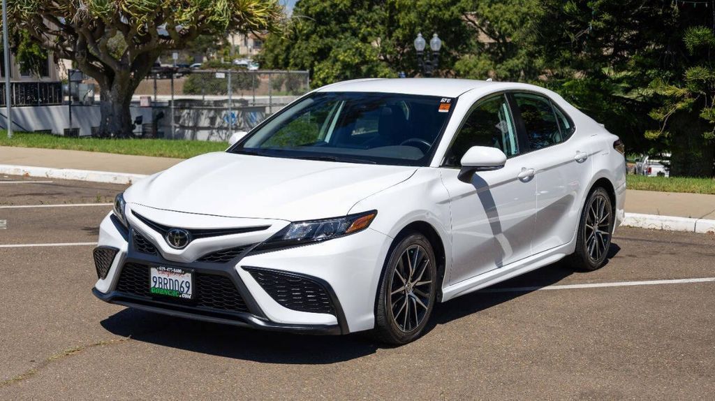 Used 2022 Toyota Camry SE 4D Sedan