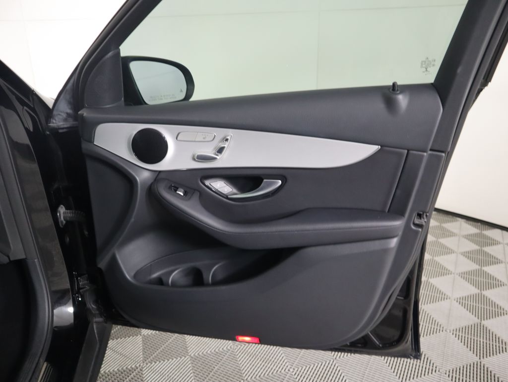 2022 Mercedes-Benz GLC 300 25