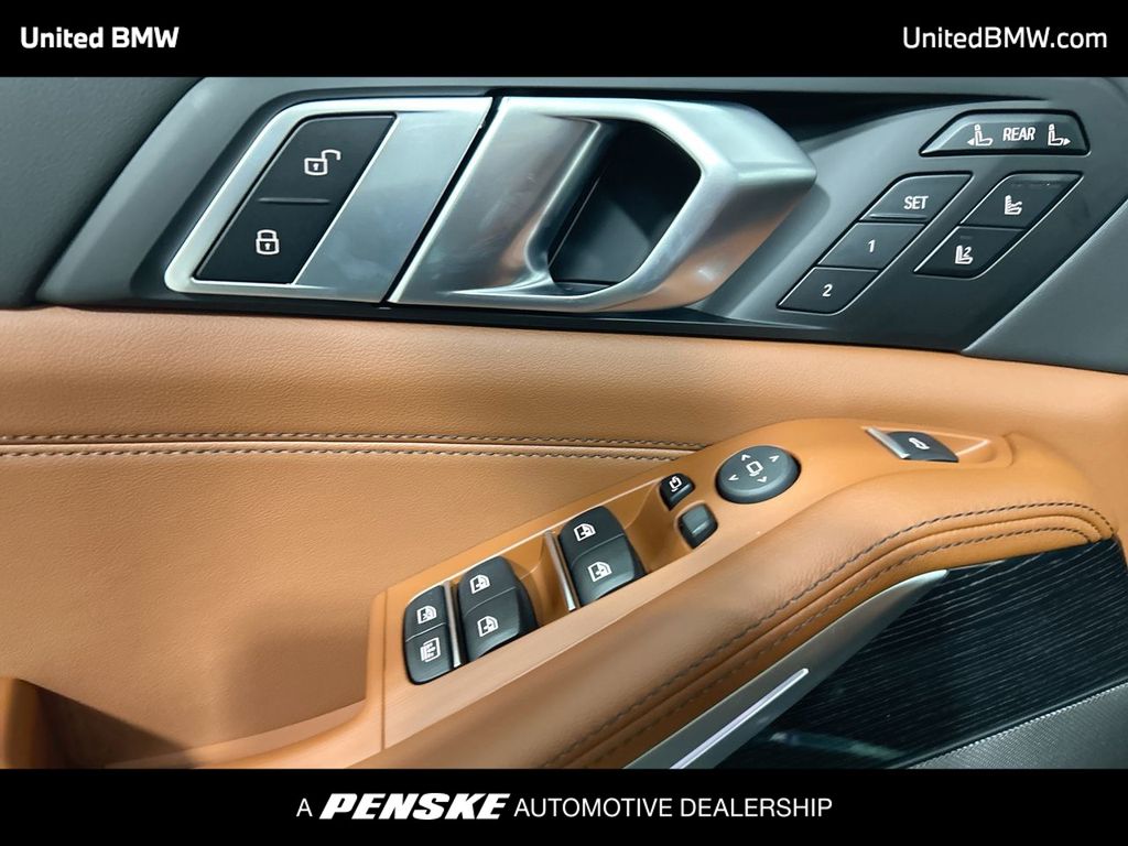 Thumbnail: 2026 BMW X7 - 11