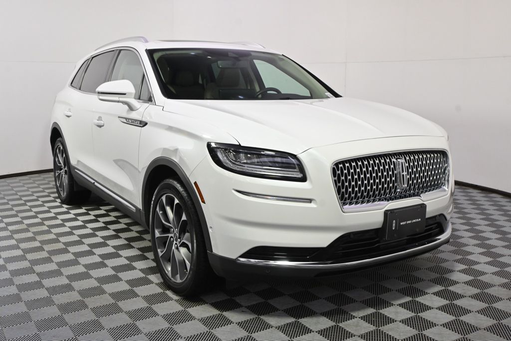 Certified Used 2023 White Lincoln Reserve image 9