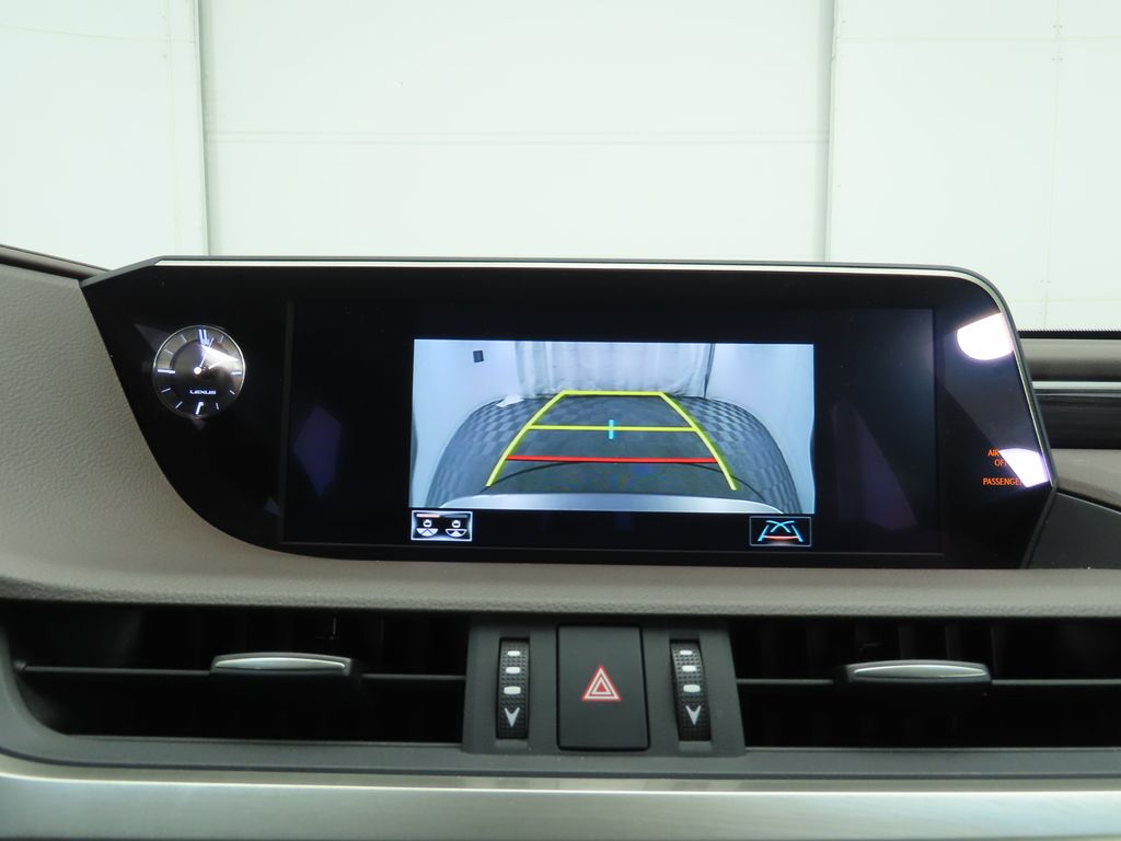 Thumbnail: 2019 Lexus ES - 15