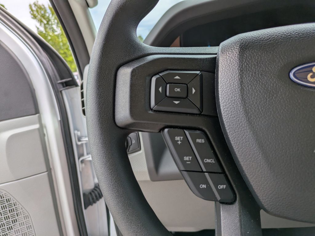 2025 Ford E-350 Cutaway 