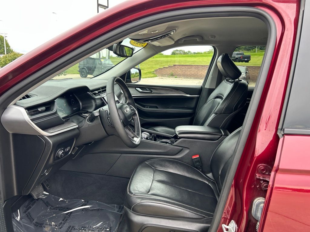Used 2023 Jeep Grand Cherokee SUV