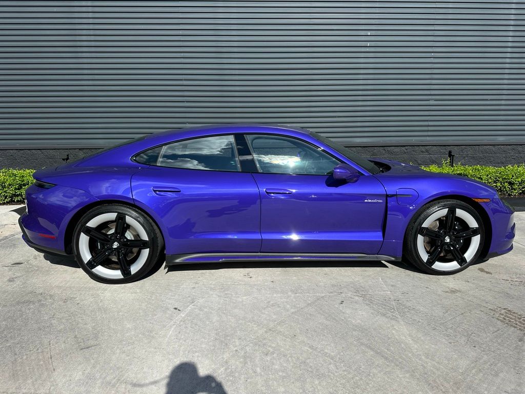 Thumbnail: 2025 Porsche Taycan - 10