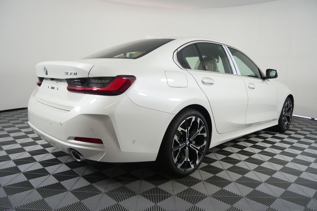 Thumbnail: 2026 BMW 3 Series - 4