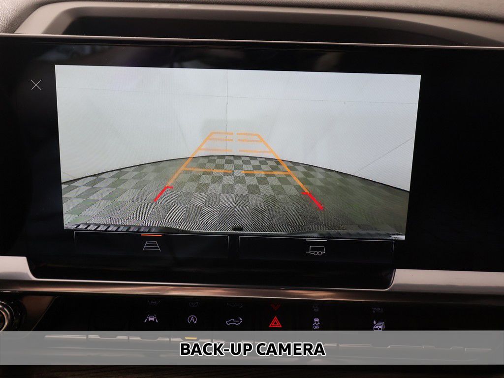 Used 2023 Silver GMC Elevation image 5