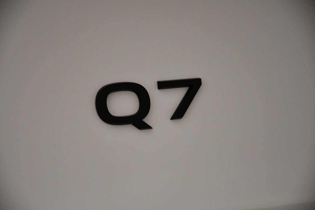 Thumbnail: 2025 Audi Q7 - 9