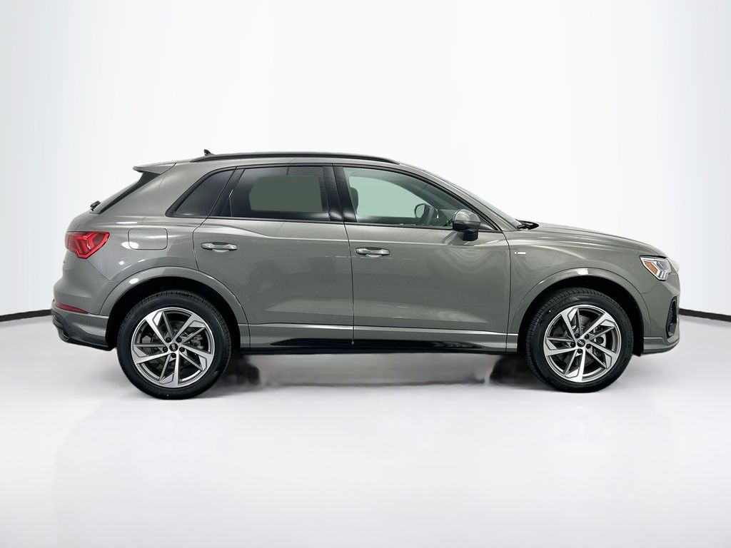 Thumbnail: 2025 Audi Q3 - 4
