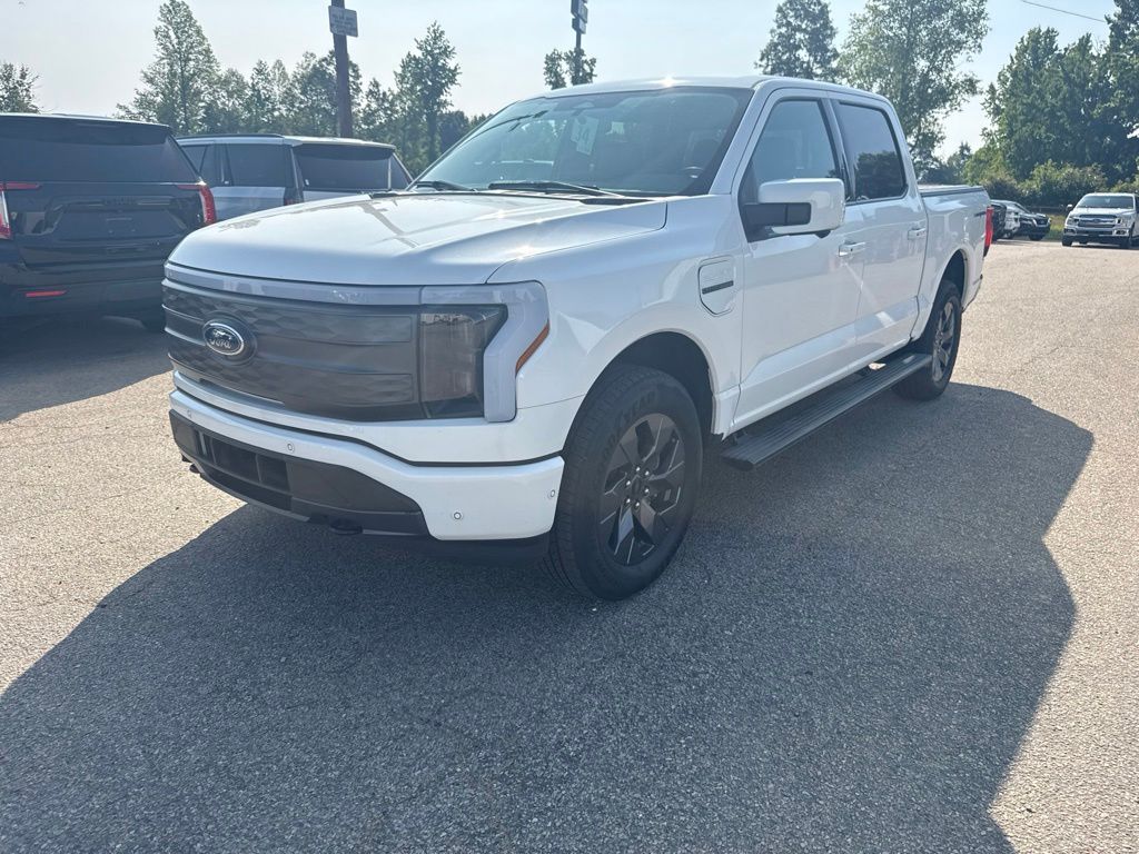 2023 Ford F-150 Lightning Lariat SuperCrew AWD