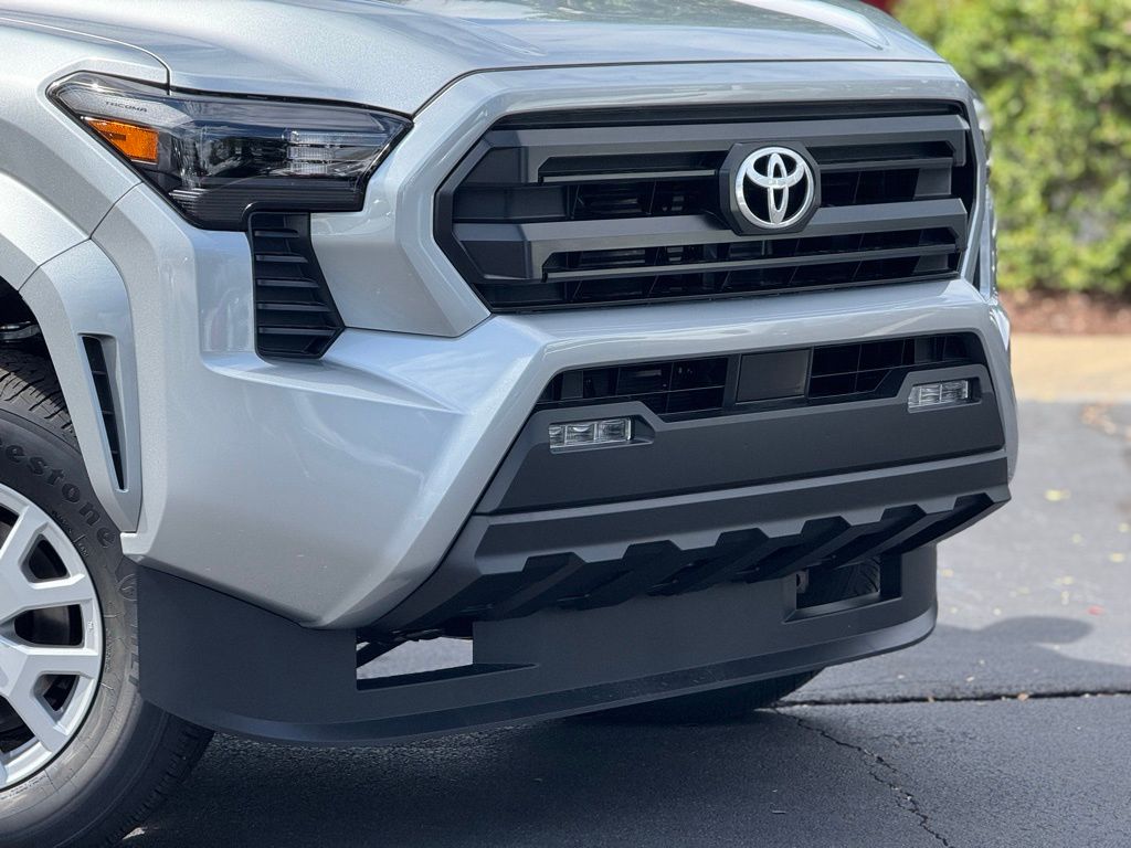2025 Toyota Tacoma SR5 Double Cab photo 4