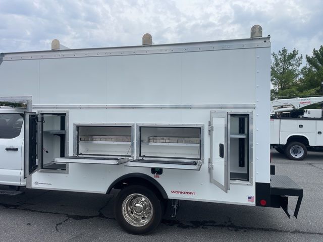 2025 Ford F-550 Chassis XL